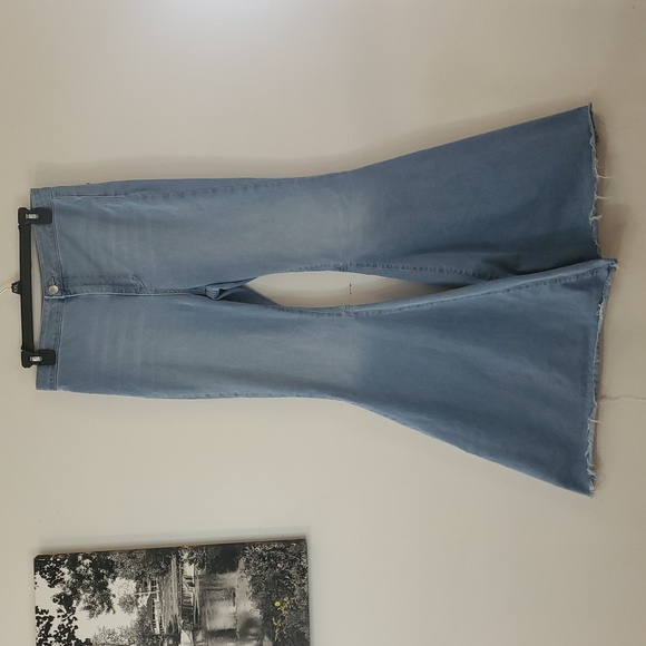 We The Free× Free People Just Float High-Rise Flare Jeans Size 30 - Picture 4 of 15
